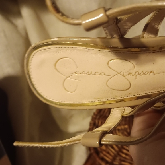 Jessica Simpson tan heels with strap and clasp - Picture 2 of 8